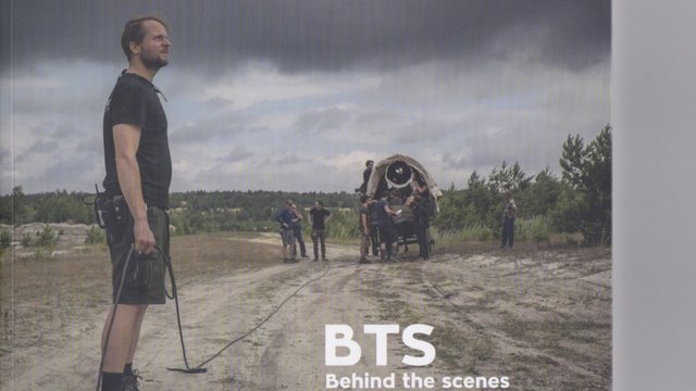 BTS – Behind the scenes – Photographs by Philippe Antonello